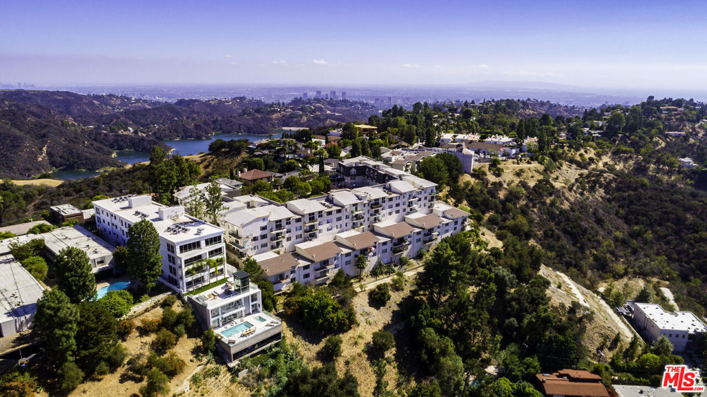 2391 Roscomare Road Unit: 202