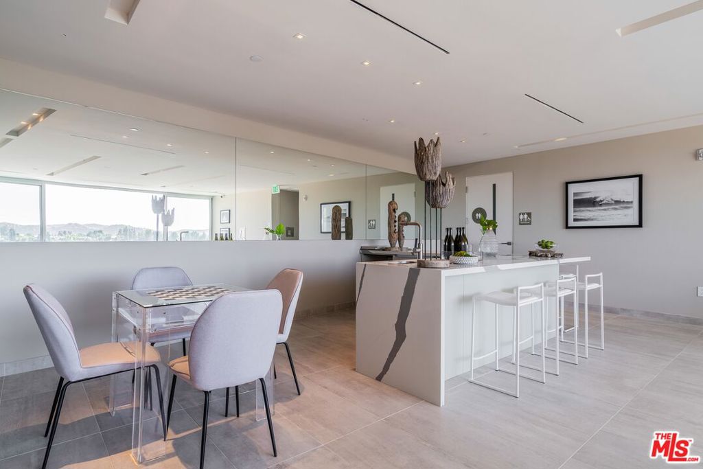 2391 Roscomare Road Unit: 202