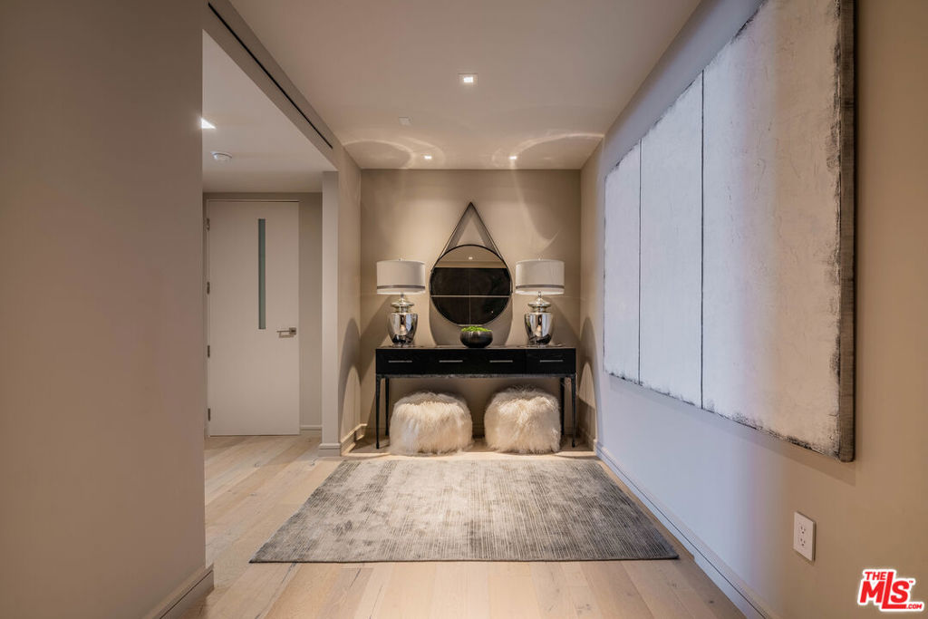 2391 Roscomare Road Unit: 202