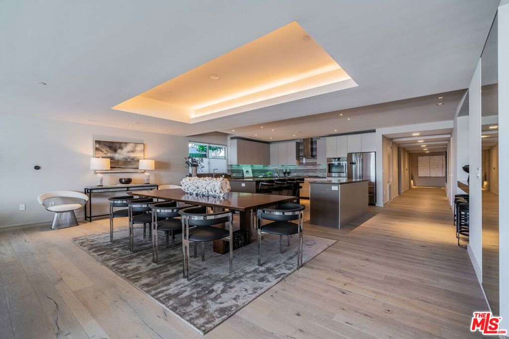 2391 Roscomare Road Unit: 202