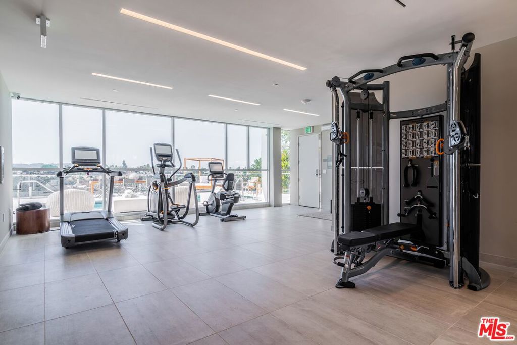 2391 Roscomare Road Unit: 202