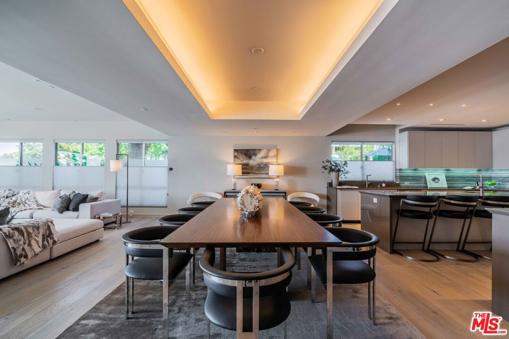 2391 Roscomare Road Unit: 202
