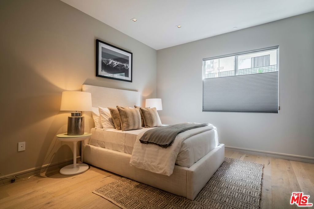 2391 Roscomare Road Unit: 202