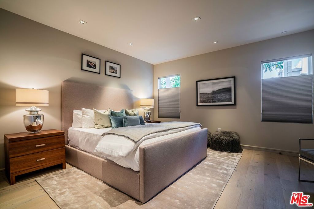 2391 Roscomare Road Unit: 202