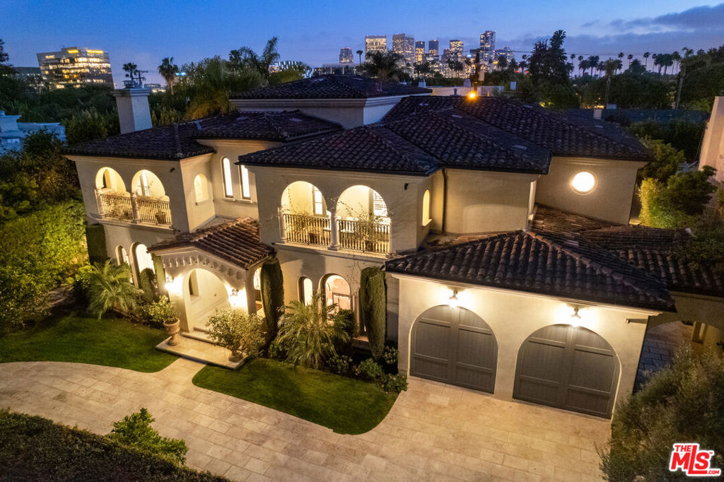 517 N Beverly Drive