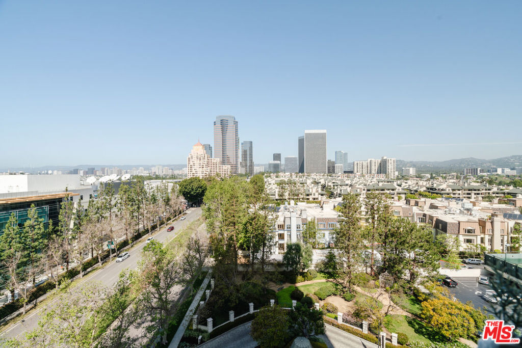 2220 AVENUE OF THE STARS Unit: 1002
