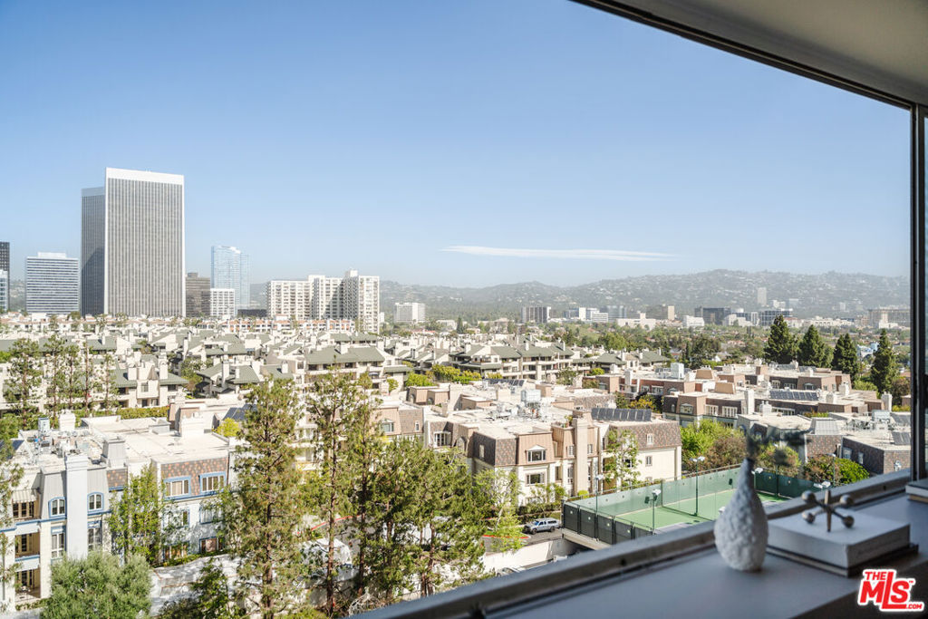 2220 AVENUE OF THE STARS Unit: 1002
