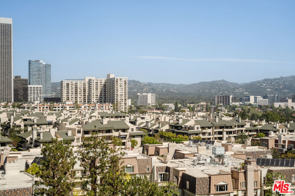2220 AVENUE OF THE STARS Unit: 1002
