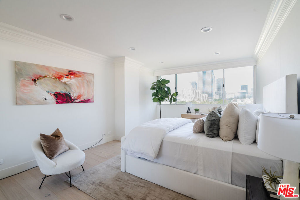 2220 AVENUE OF THE STARS Unit: 1002