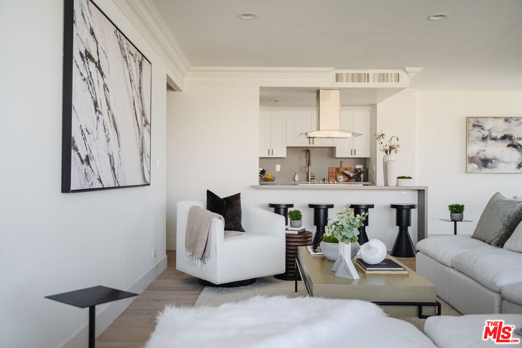 2220 AVENUE OF THE STARS Unit: 1002