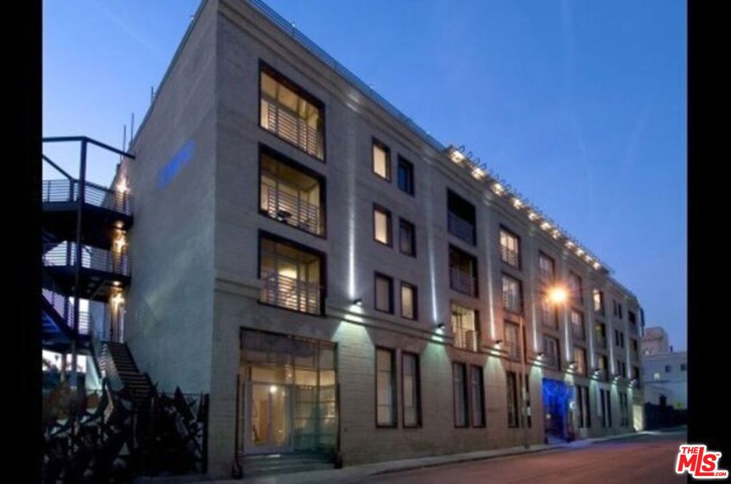 1617 Cosmo Street Unit: 206