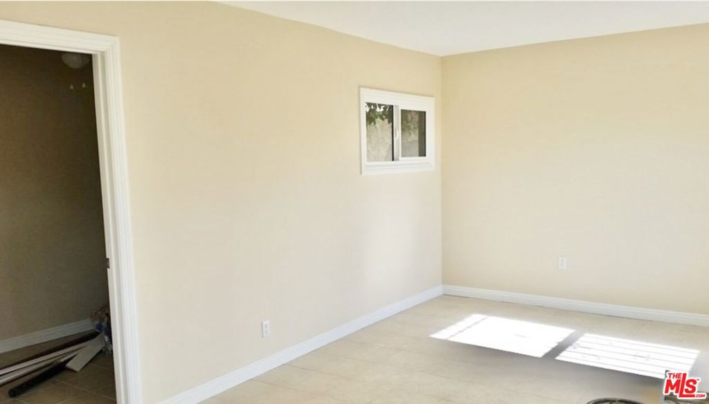 1262 S Record Avenue