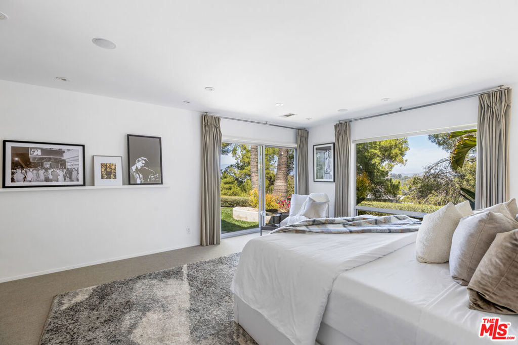8232 SKYLINE Drive