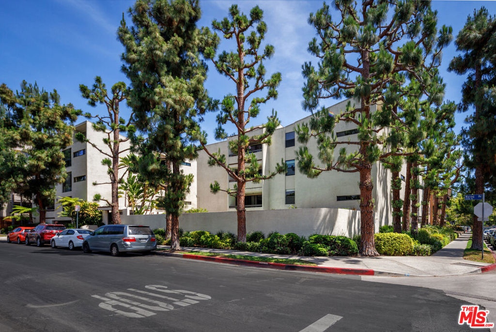 8380 Waring Avenue Unit: 206