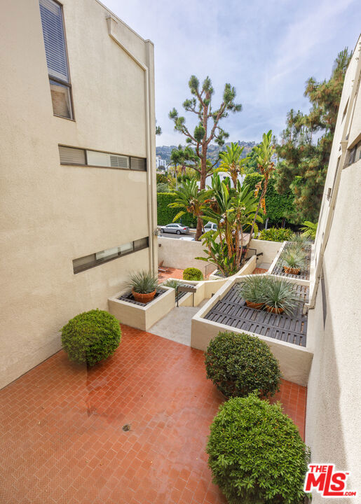 8380 Waring Avenue Unit: 206