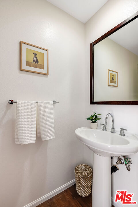 850 N POINSETTIA Place Unit: 2