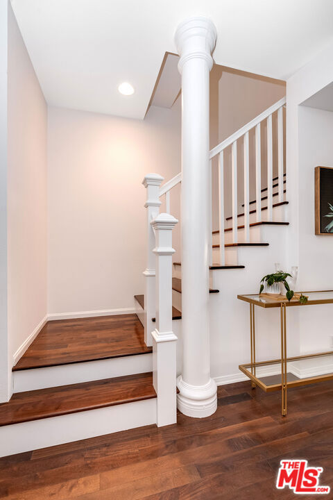850 N POINSETTIA Place Unit: 2