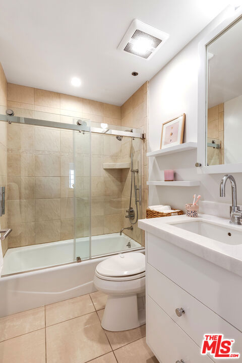 850 N POINSETTIA Place Unit: 2
