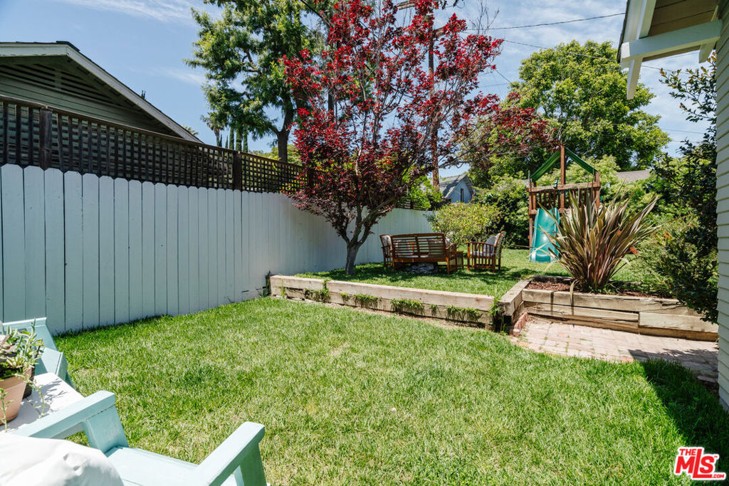 1315 N SPAULDING Avenue 