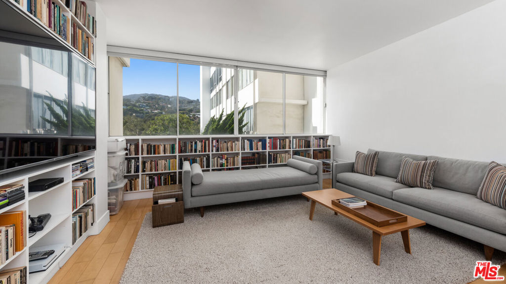 17350 Sunset Boulevard Unit: 204c