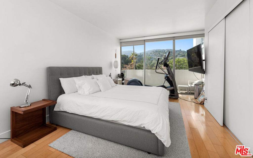 17350 Sunset Boulevard Unit: 204c