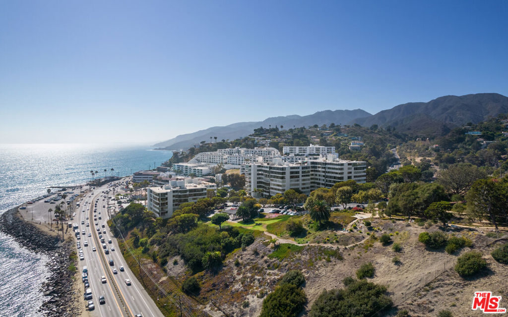 17350 Sunset Boulevard Unit: 204c