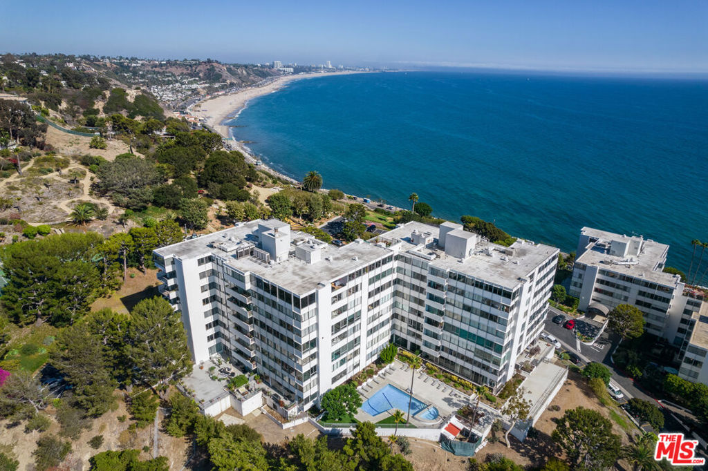 17350 Sunset Boulevard Unit: 204c