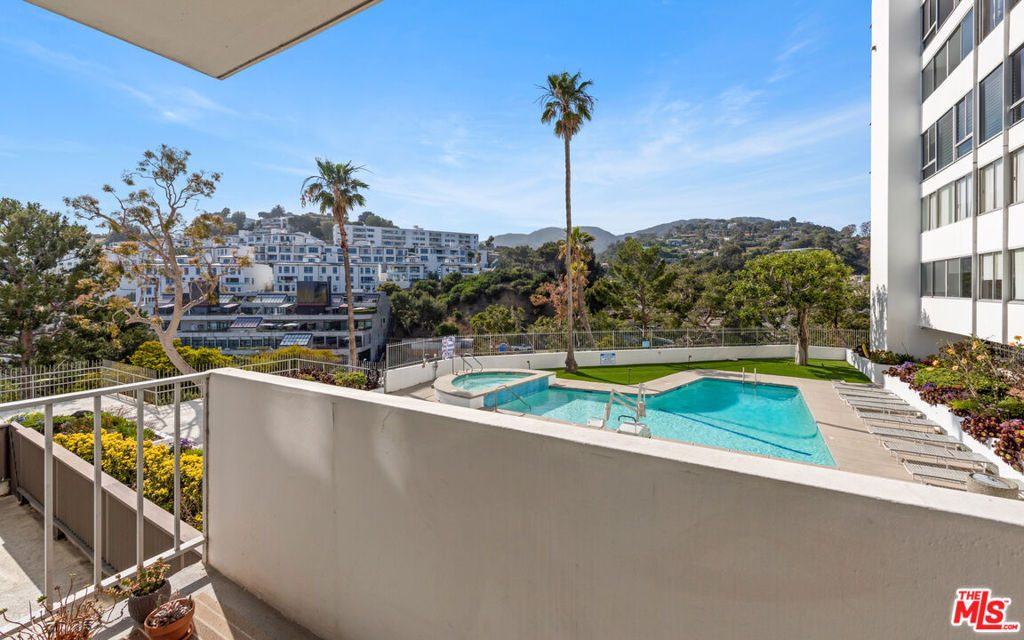 17350 Sunset Boulevard Unit: 204c