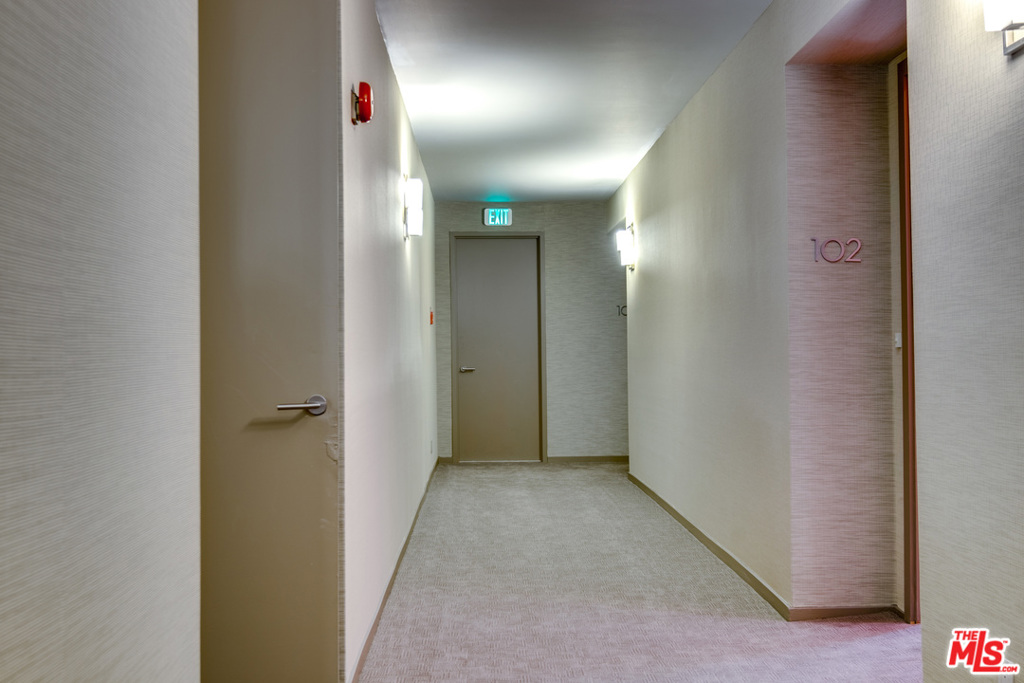 2324 S BEVERLY GLEN Unit: 201
