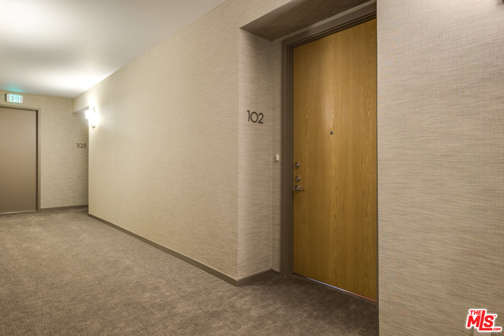 2324 S BEVERLY GLEN Unit: 201