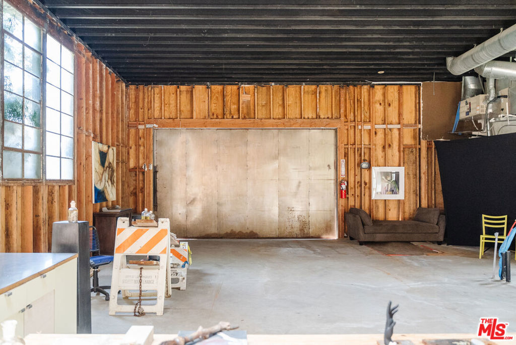 656 CRESTMOORE Place