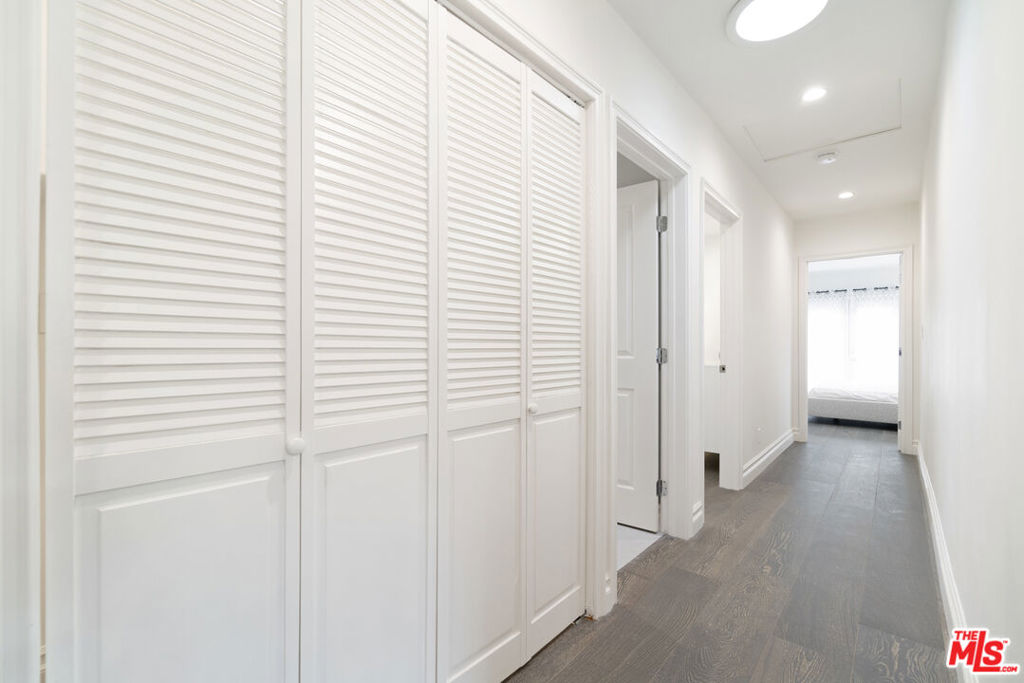 331 W 64th Place