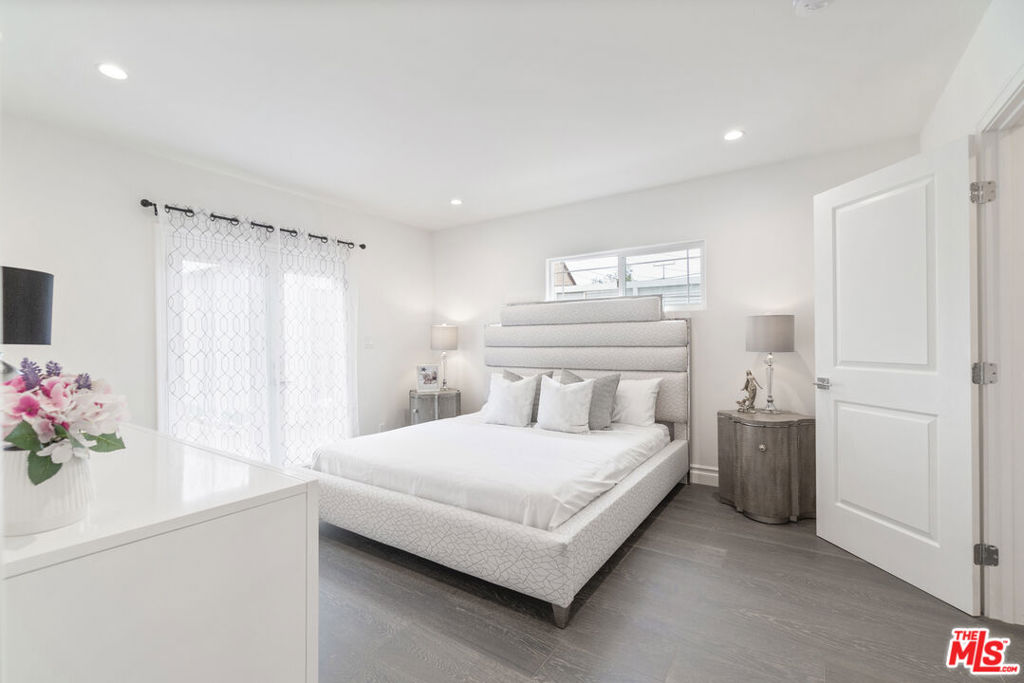 331 W 64th Place