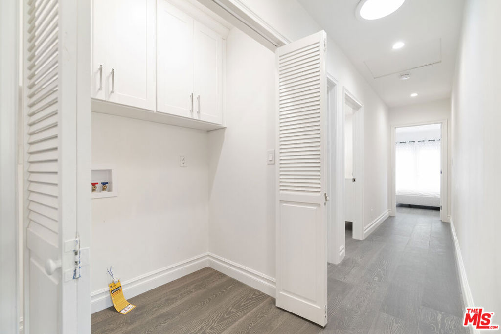 331 W 64th Place