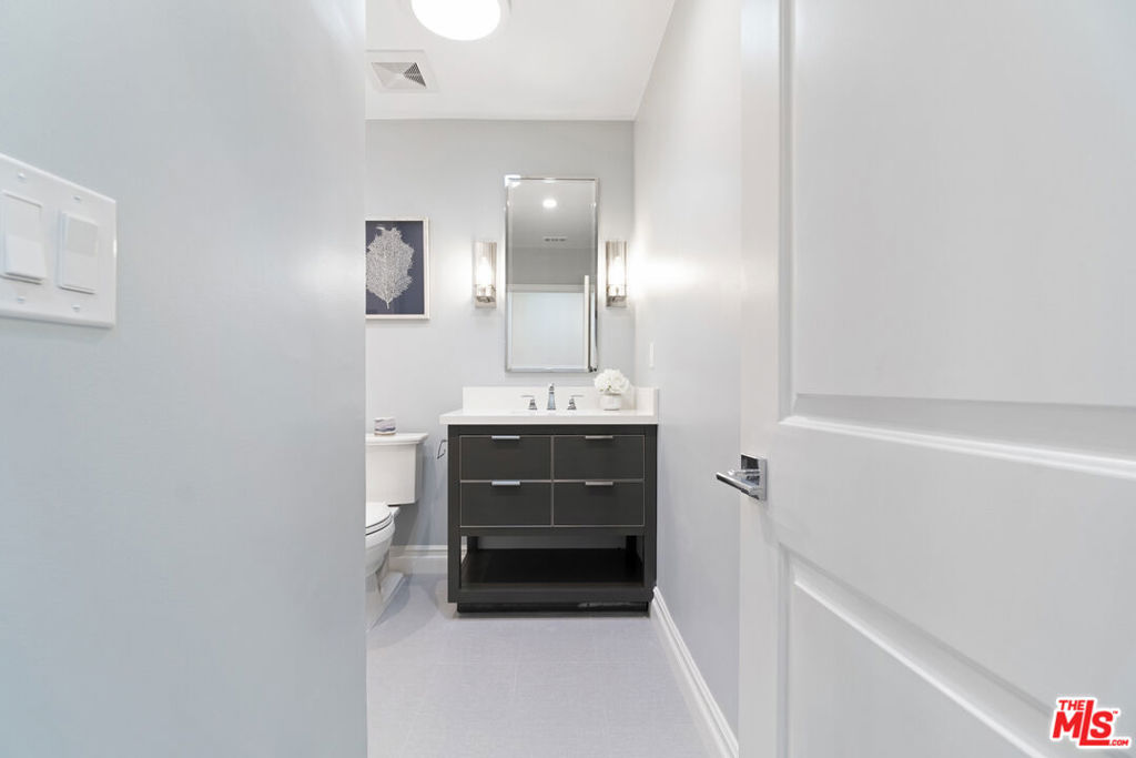 331 W 64th Place
