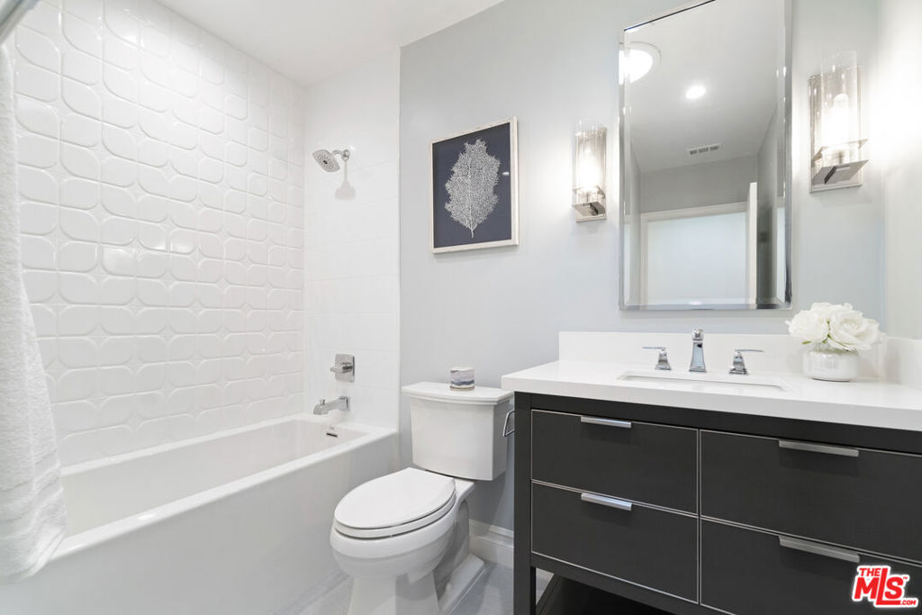 331 W 64th Place