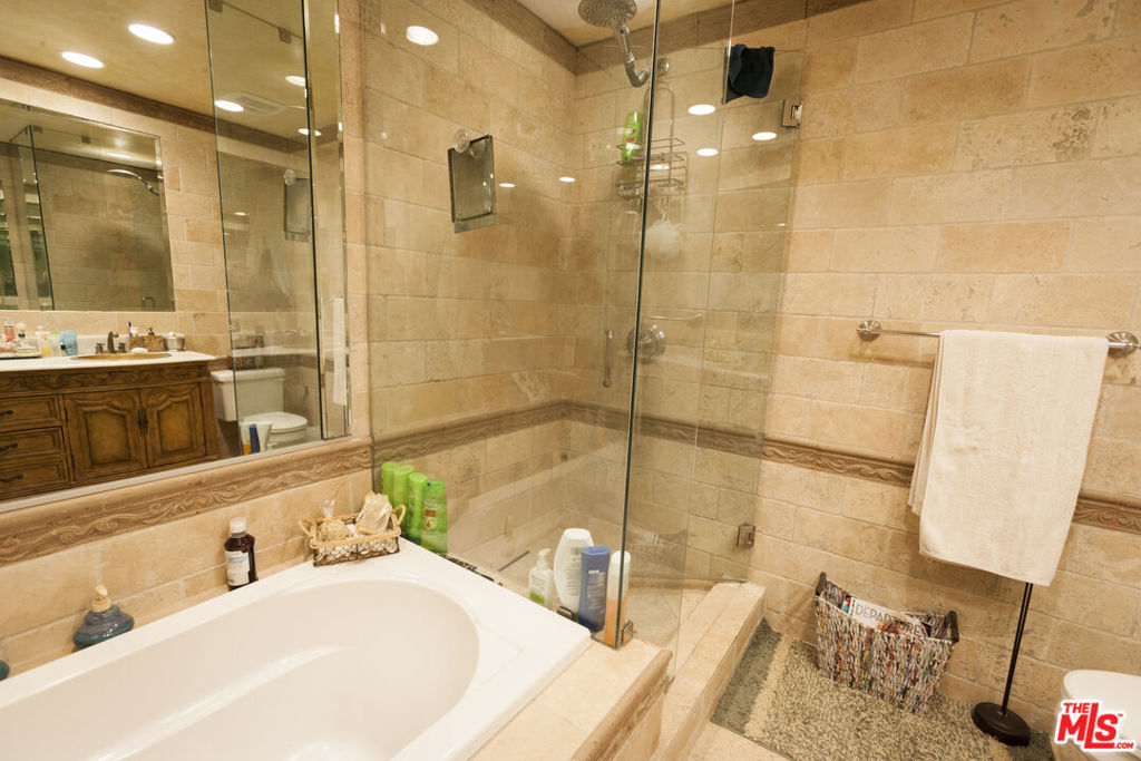 310 Tahiti Way Unit: 106