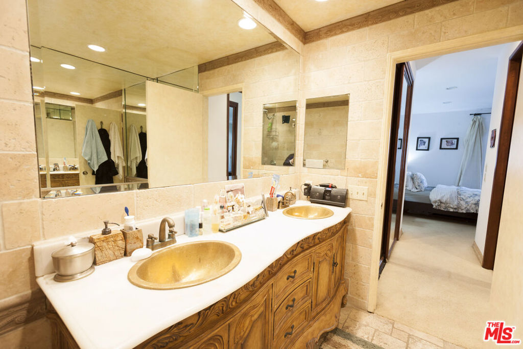 310 Tahiti Way Unit: 106