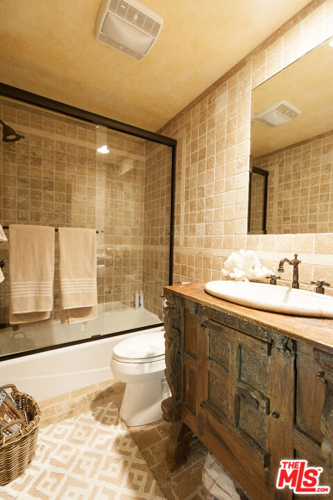 310 Tahiti Way Unit: 106
