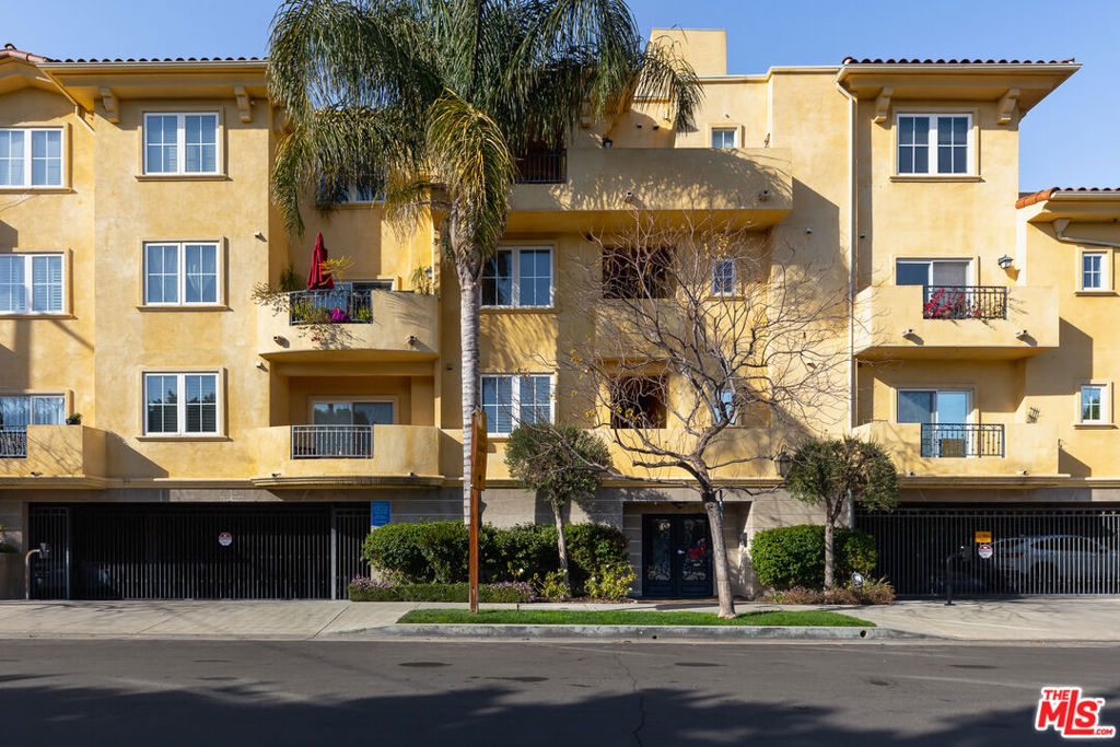 12449 KLING Street Unit: PH1