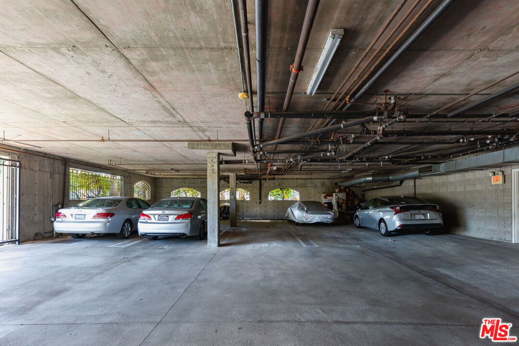 12449 KLING Street Unit: PH1