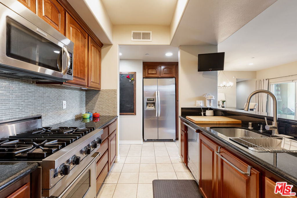 12449 KLING Street Unit: PH1
