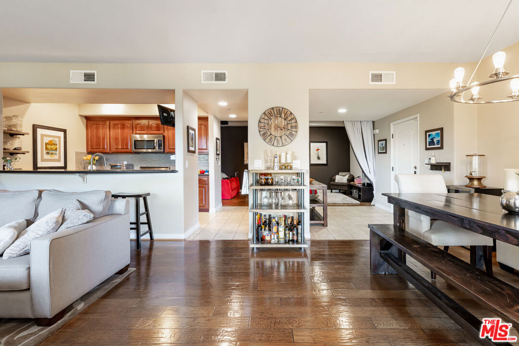 12449 KLING Street Unit: PH1