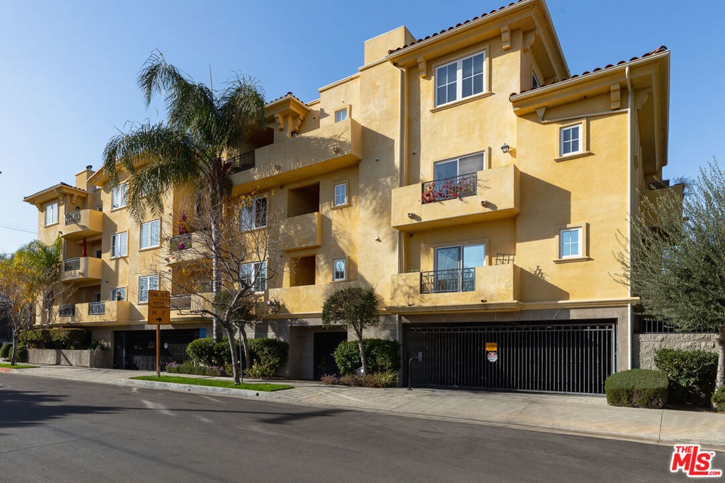 12449 KLING Street Unit: PH1