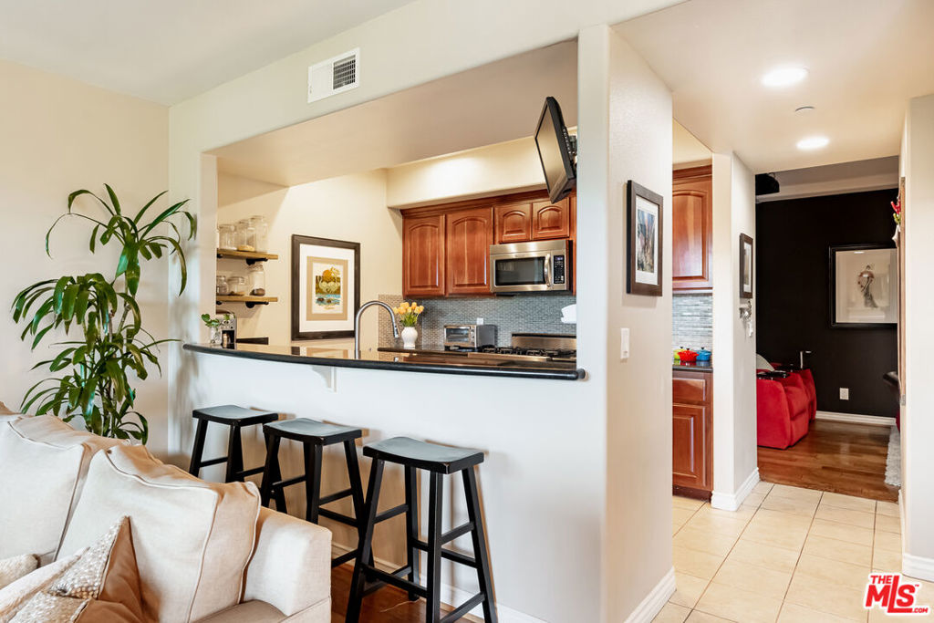 12449 KLING Street Unit: PH1