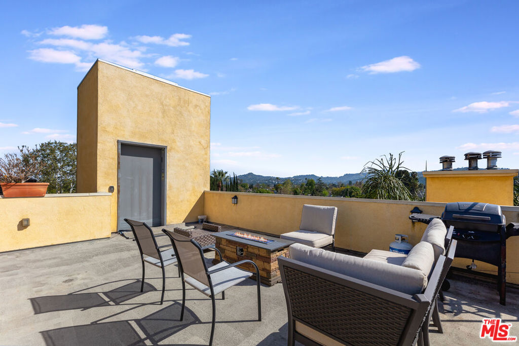 12449 KLING Street Unit: PH1