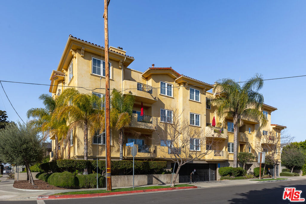 12449 KLING Street Unit: PH1