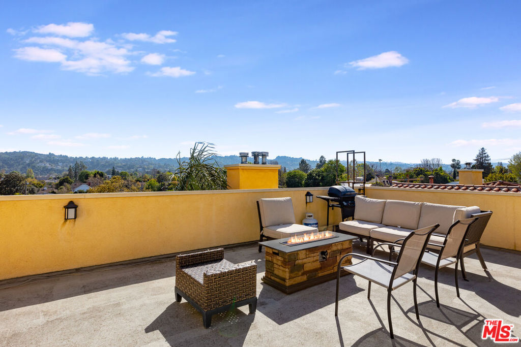 12449 KLING Street Unit: PH1