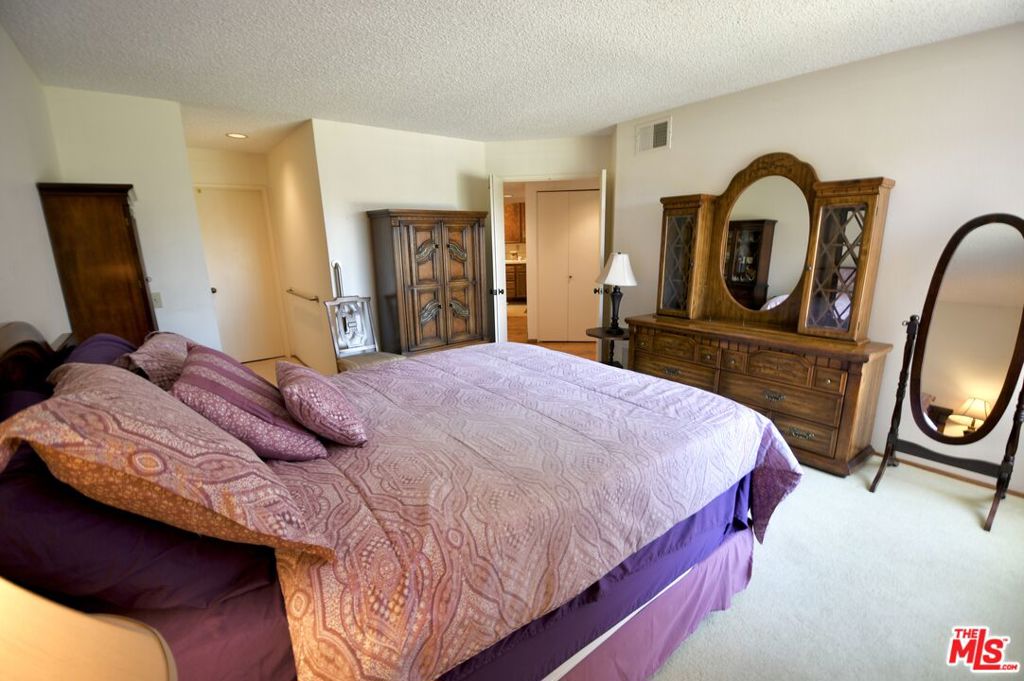7255 Navajo Road Unit: C320