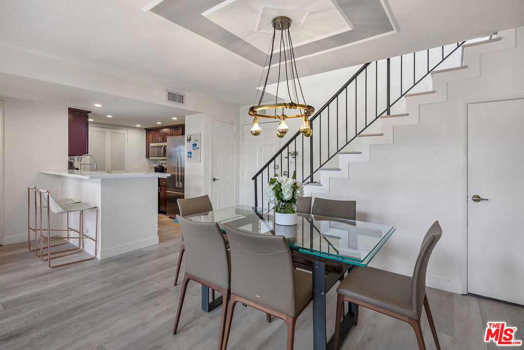 1250 S WESTGATE Avenue Unit: 302